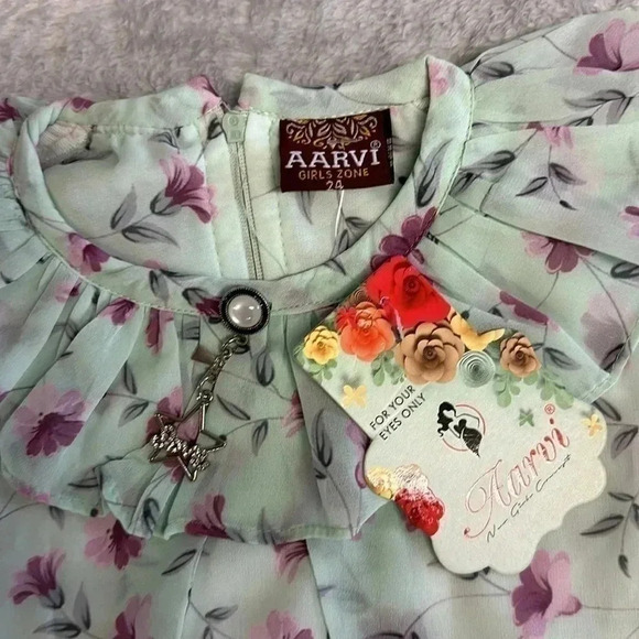 Aarvi - NWT - Blue floral chiffon blouse. Size  24 months (2/3 years) - Picture 2 of 5